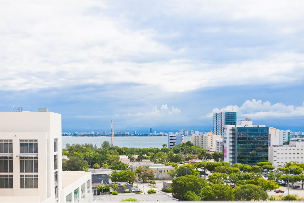 Sky City Apartments At Midtown Miami Exterior photo