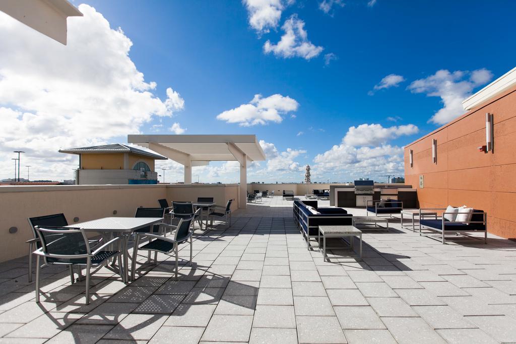 Sky City Apartments At Midtown Miami Exterior photo