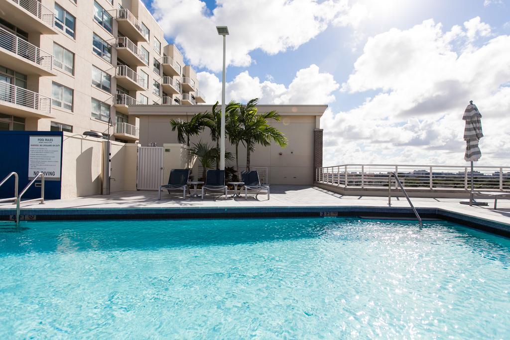 Sky City Apartments At Midtown Miami Exterior photo