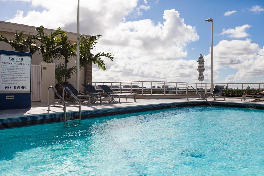 Sky City Apartments At Midtown Miami Exterior photo