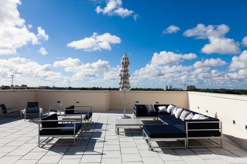 Sky City Apartments At Midtown Miami Exterior photo