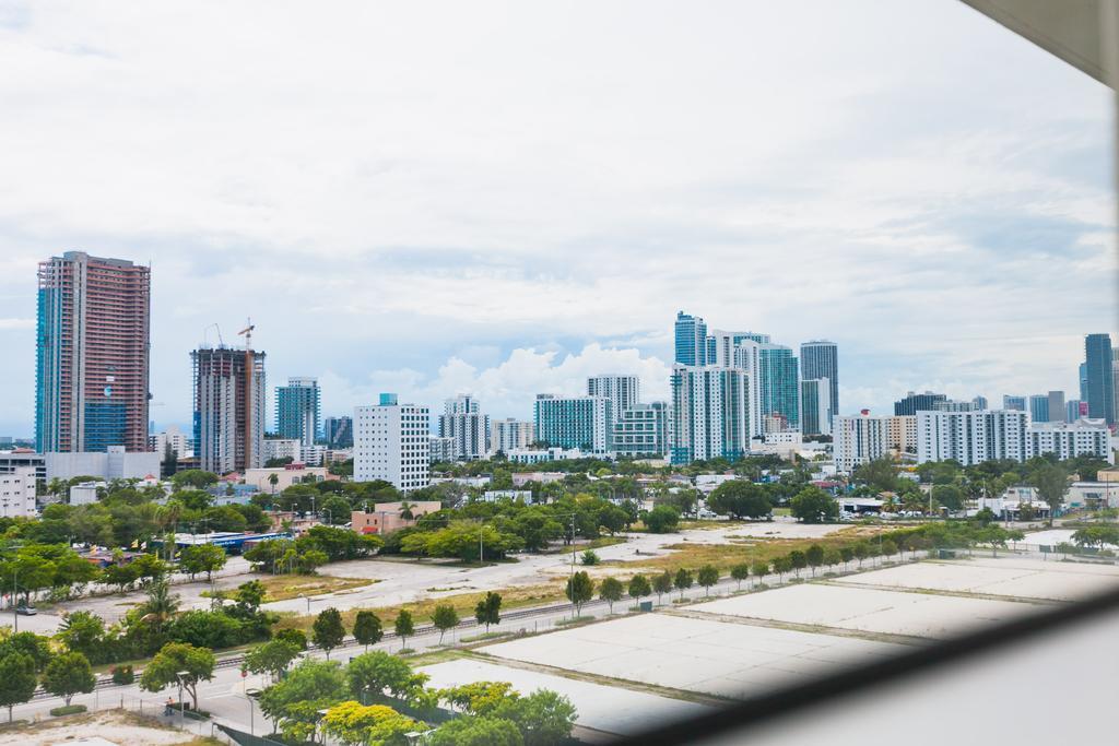 Sky City Apartments At Midtown Miami Exterior photo