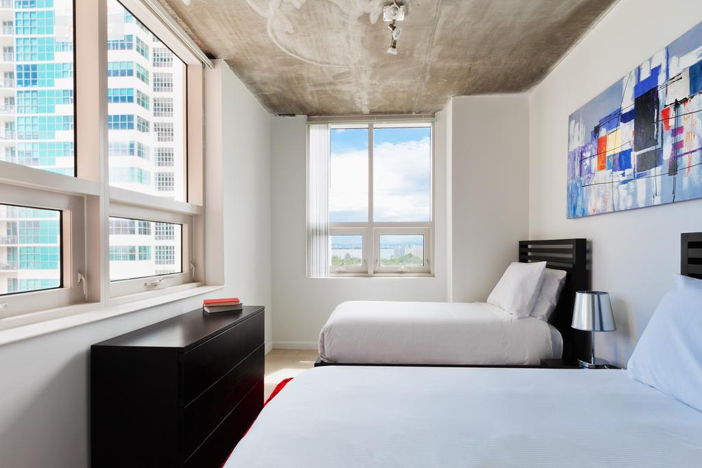 Sky City Apartments At Midtown Miami Room photo